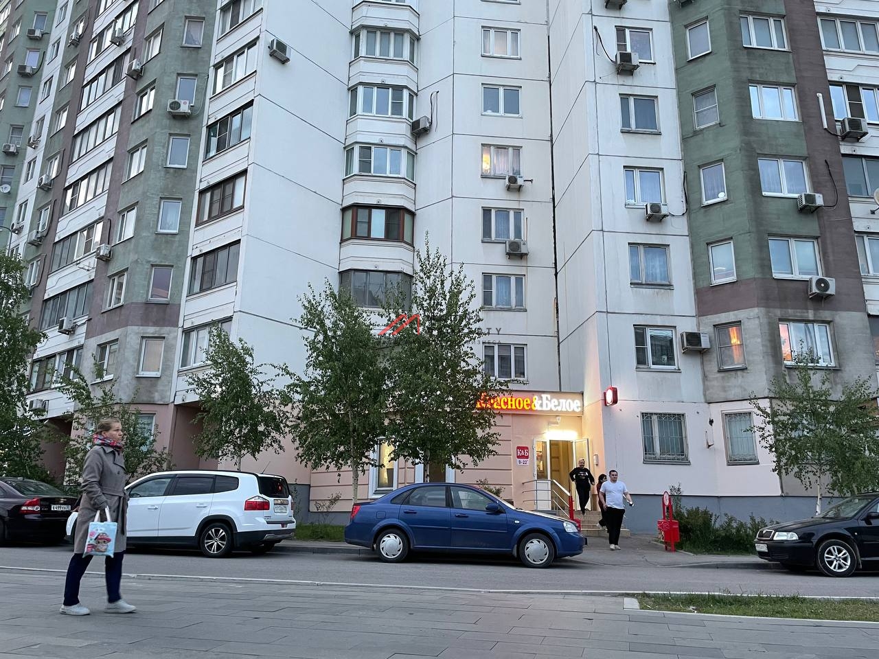 Продажа помещения с арендатором Красное и Белое