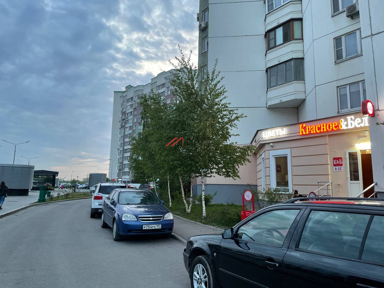 Продажа помещения с арендатором Красное и Белое