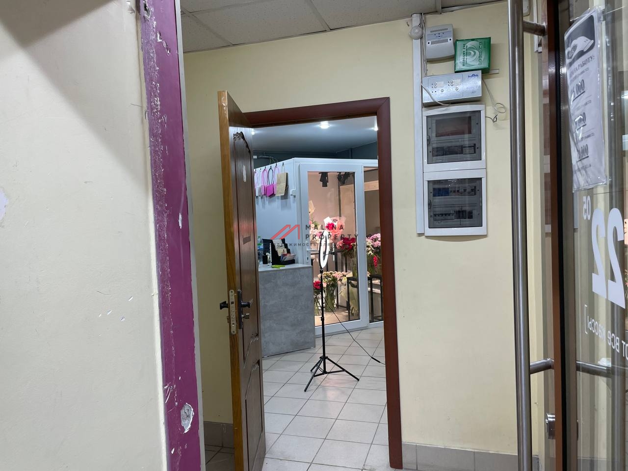 Продажа помещения с арендатором Красное и Белое