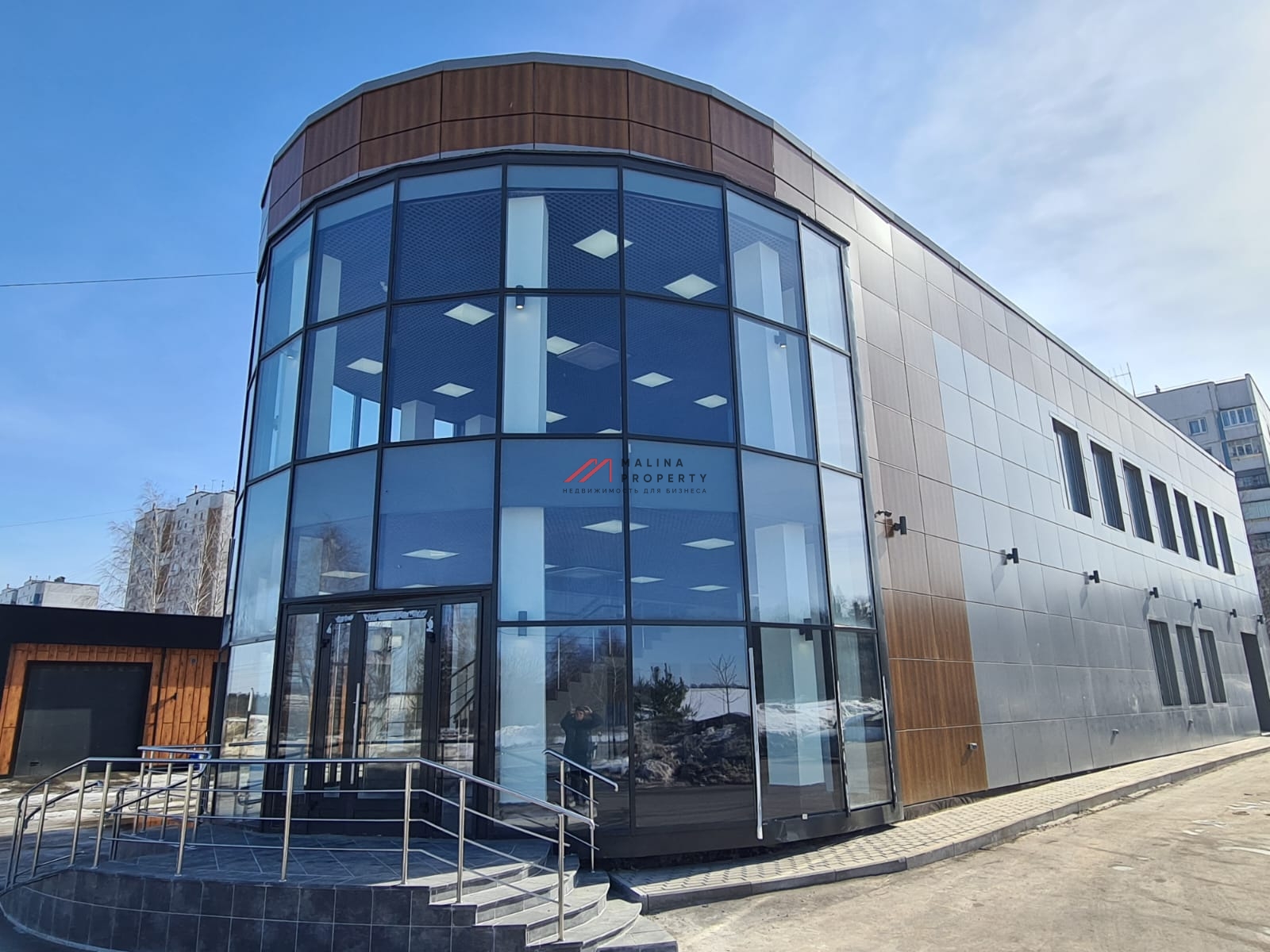 Продажа торгового здания в поселке Горки