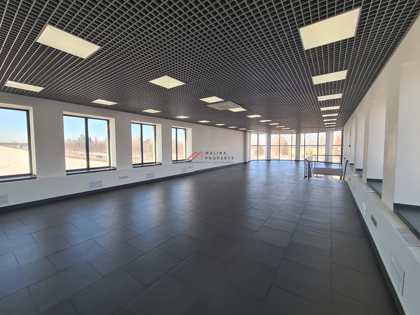 Продажа торгового здания в поселке Горки