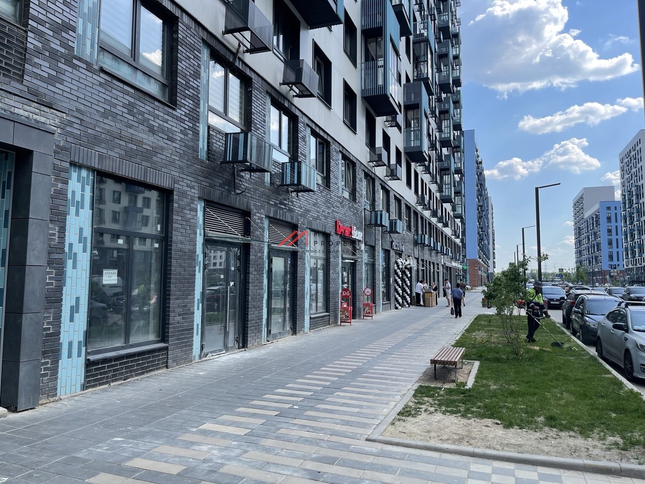 Продажа помещения с арендатором Красное и Белое