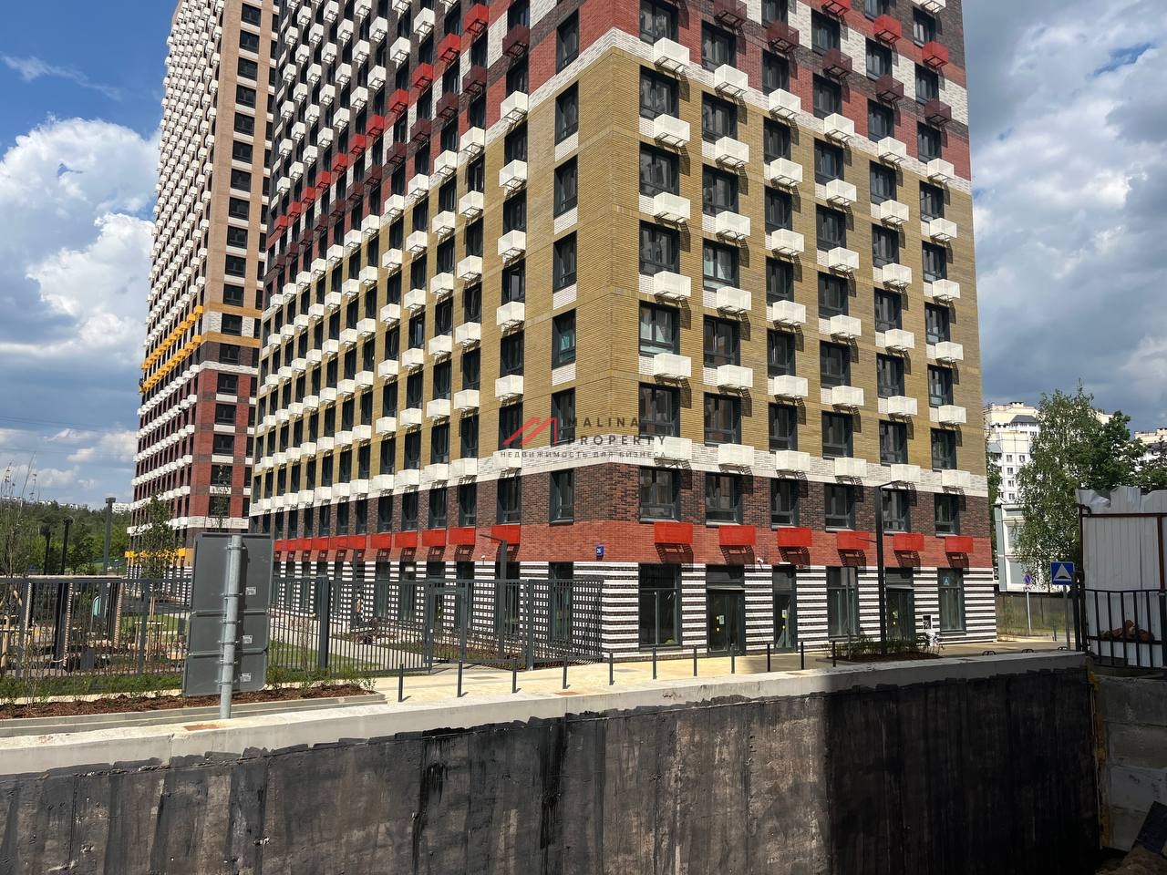 Продажа помещения в ЖК "Кузьминский Лес"