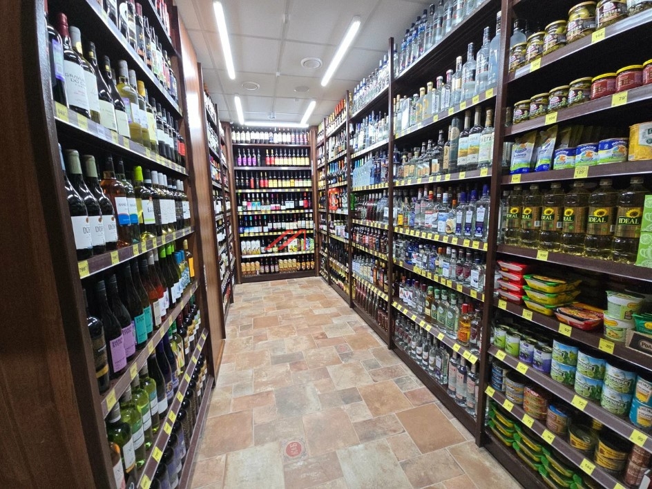 Продажа помещения с арендаторами 