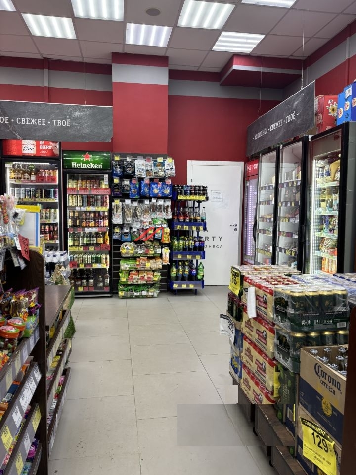 Продажа торгового помещения с арендатором "Бристоль" 