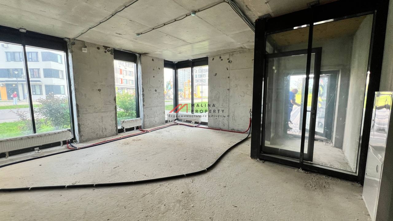 Продажа  помещения в центре жилого комплекса