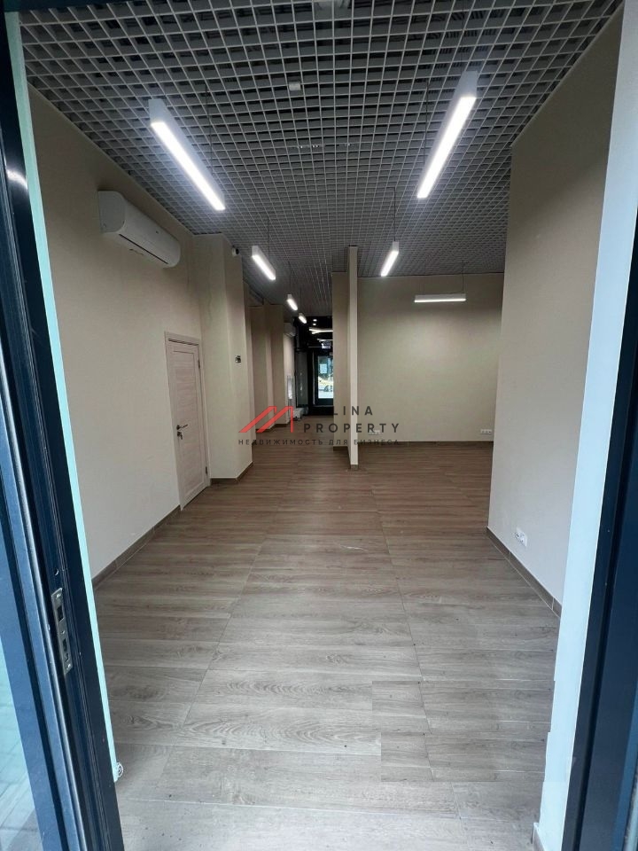 Продажа торгового помещения в новом доме 