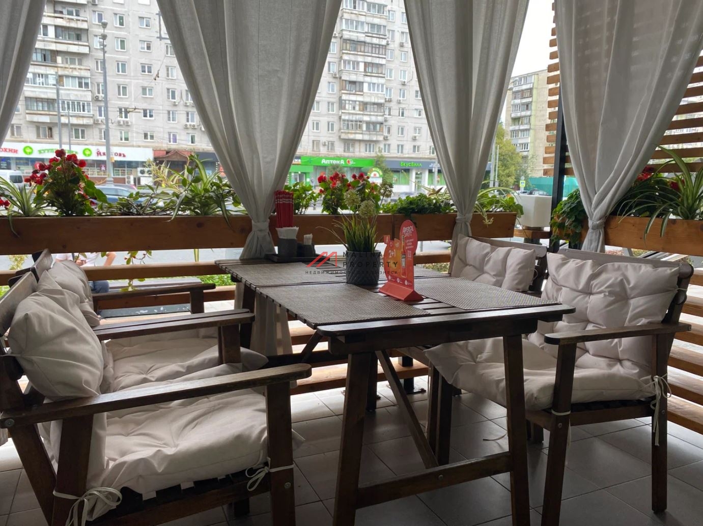 Аренда торгового помещения у метро Октябрьское поле