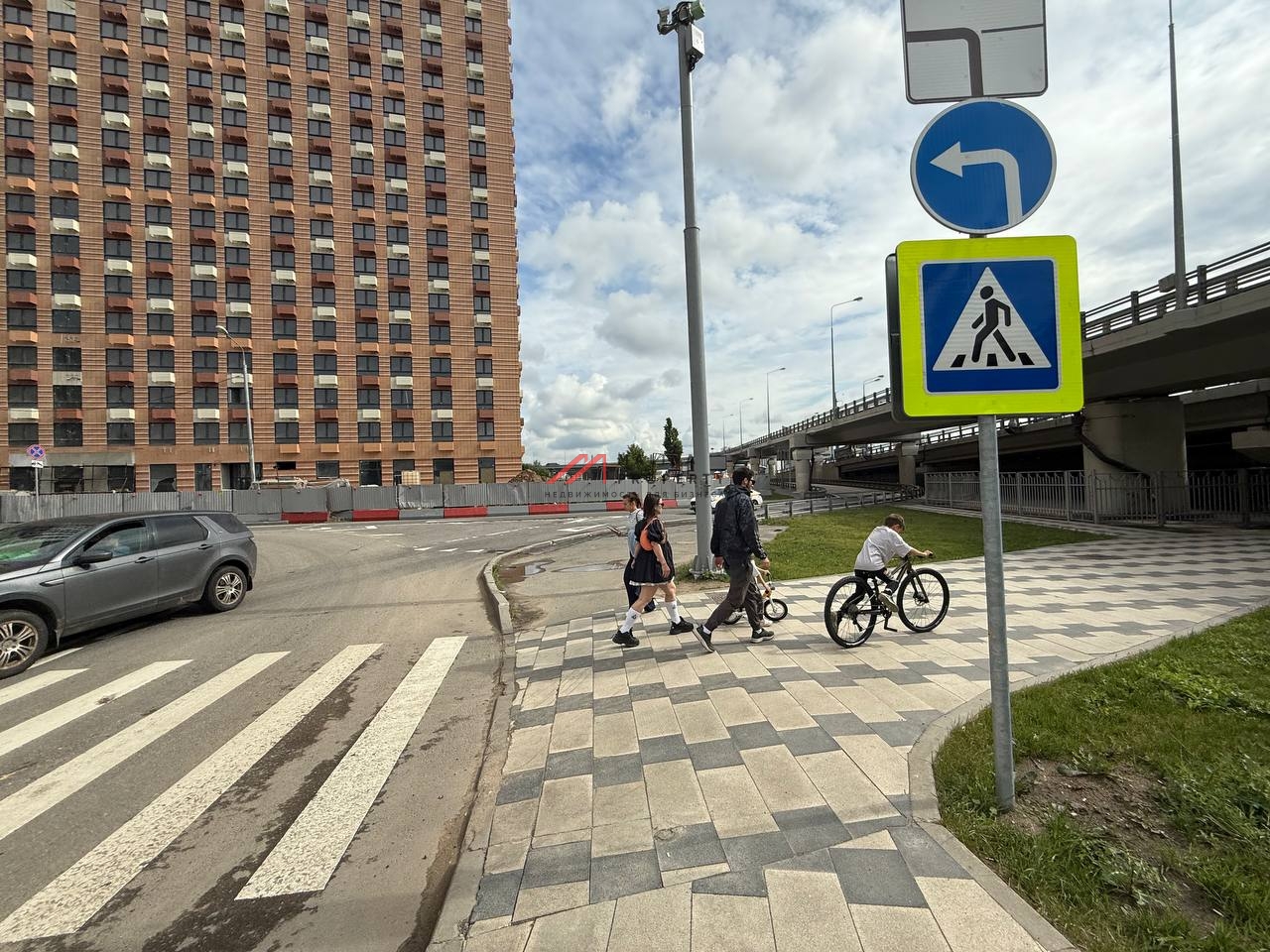 Аренда торгового помещения в ЖК "Амурский парк"