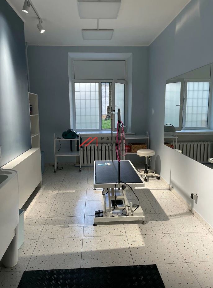 Продажа нежилого помещения с арендаторами на Варшавском шоссе