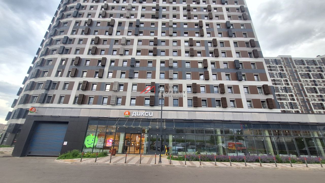 Продажа помещения с арендатором Дикси у метро Спартак