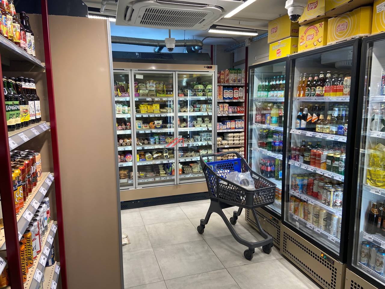 Продажа помещения с "Магнитом", окупаемость 10 лет.