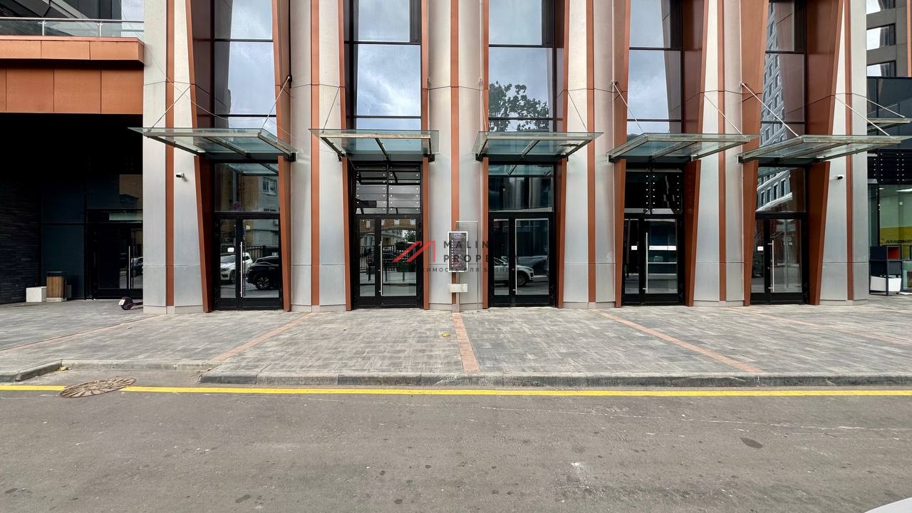 Продажа торгового помещения в жилом комплексе Режиссёр