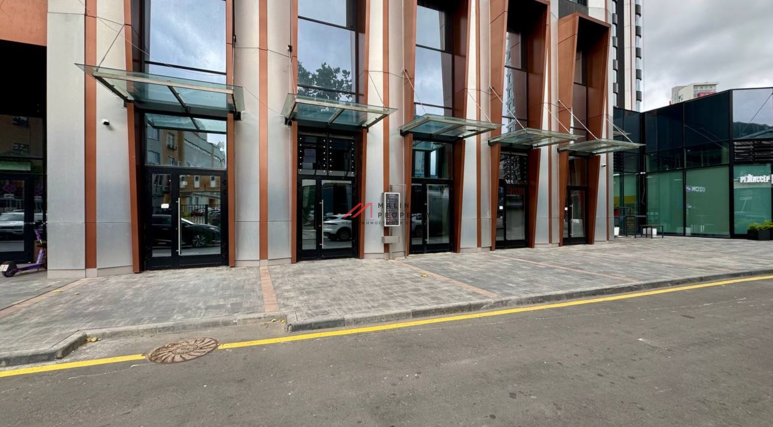 Продажа торгового помещения в жилом комплексе Режиссёр