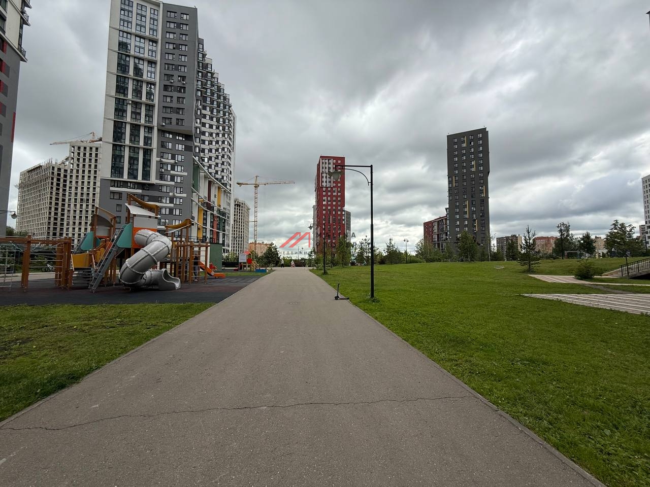 Продажа  помещения в центре жилого комплекса