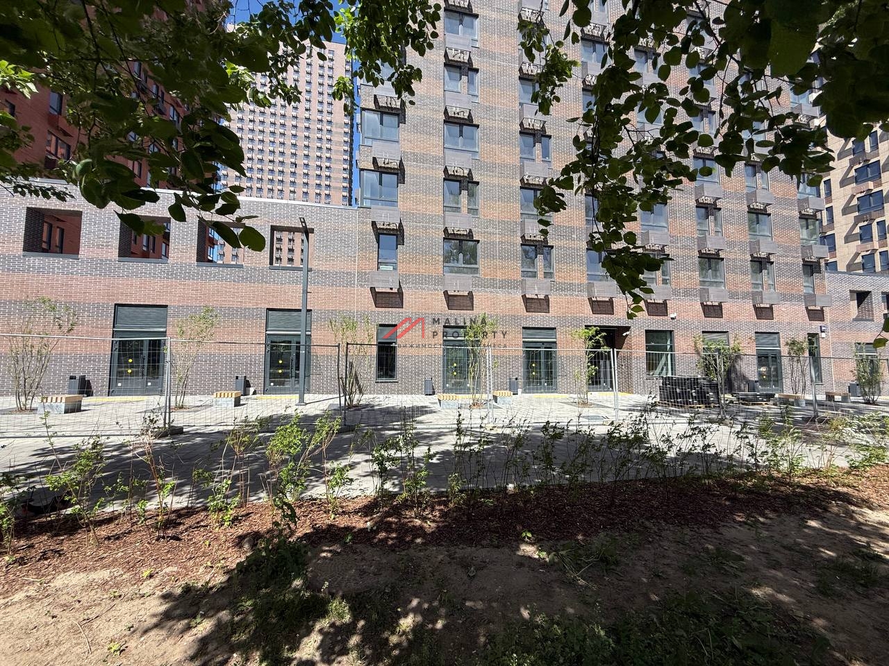 Продажа торгового помещения в ЖК "2-й Нагатинский"  