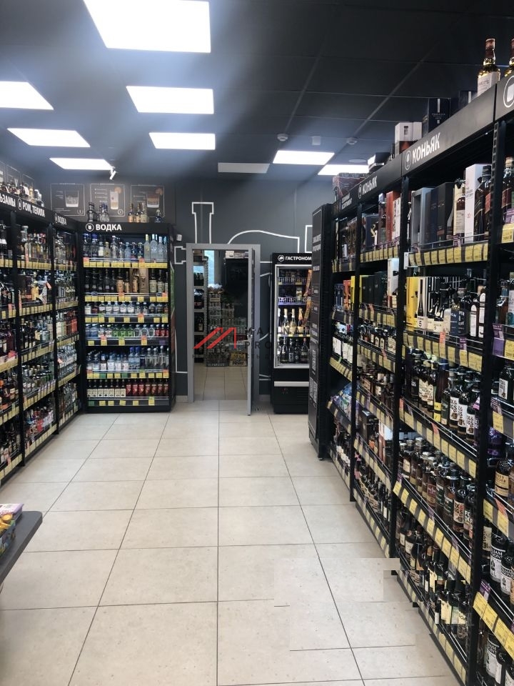 Продажа помещения с арендатором Винлаб 