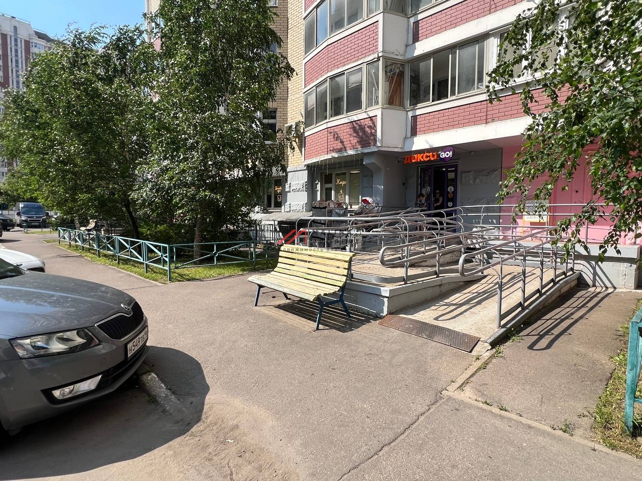 Продажа торгового помещения с магазином Дикси Go