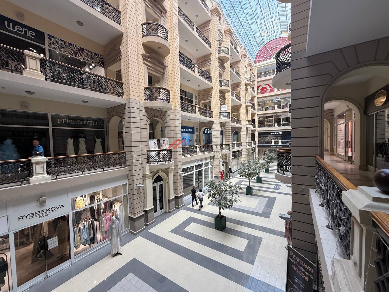 Продажа торгового центра у Красной Площади