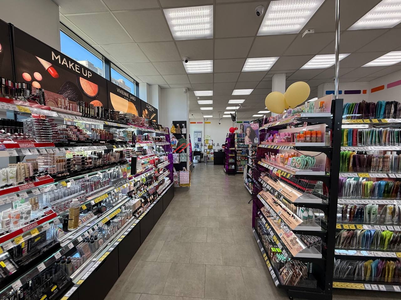 Продажа торгового помещения с арендатором Улыбка радуги