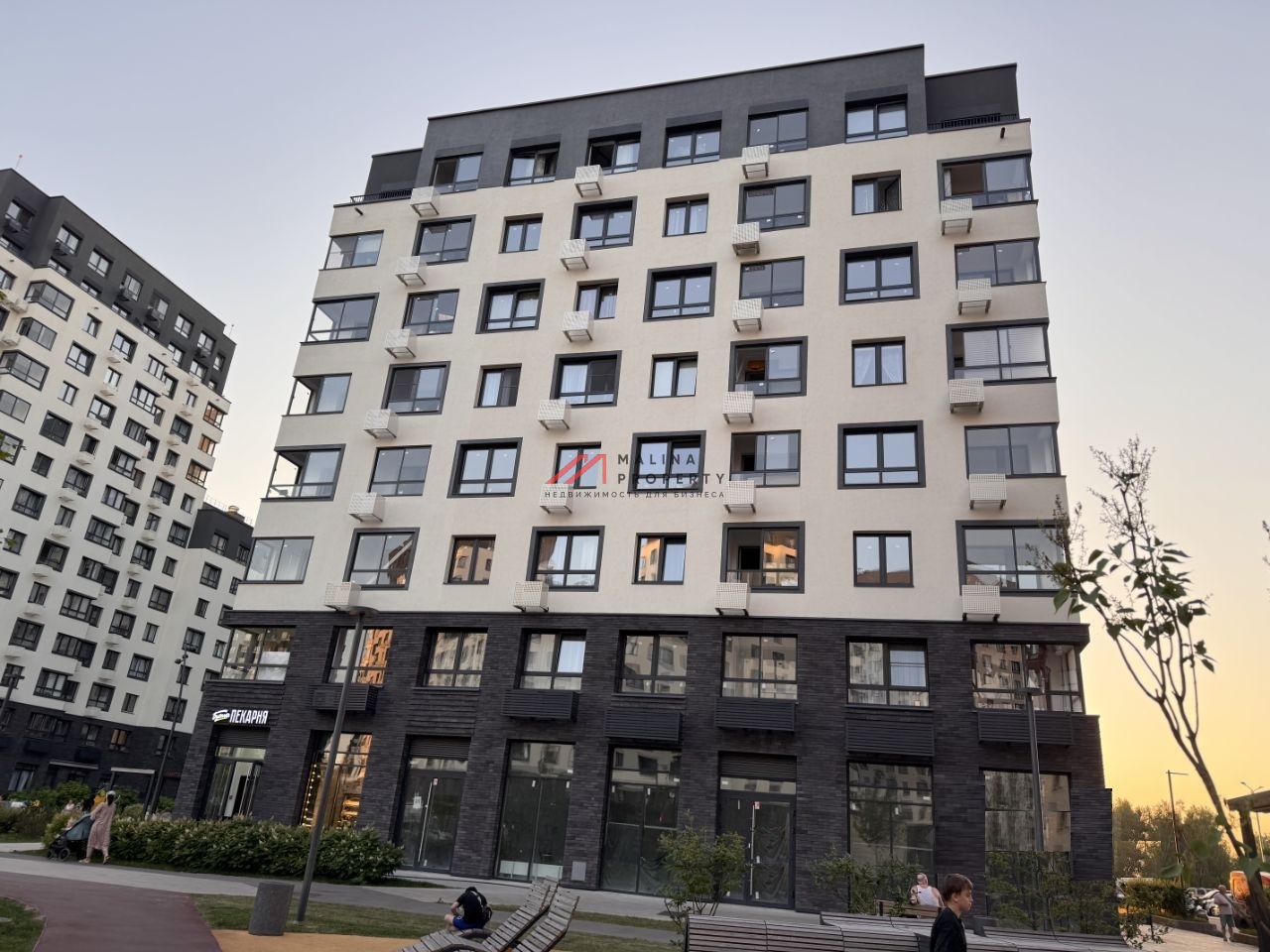 Продажа торгового помещения в ЖК "Новые Ватутинки, мкр. Центральный"