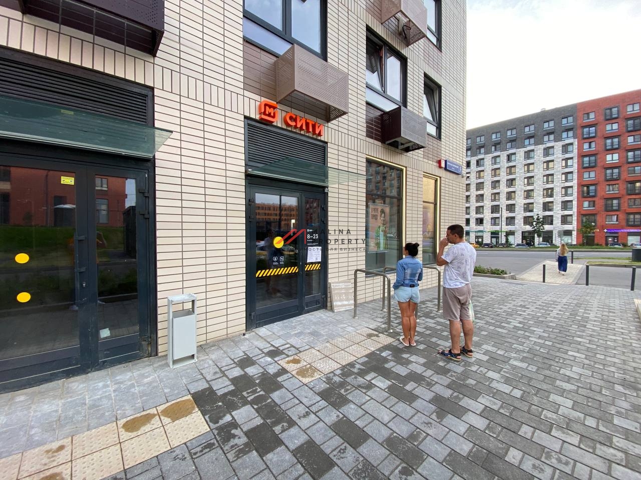 Продажа помещения с "Магнитом" на 1-й линии ЖК