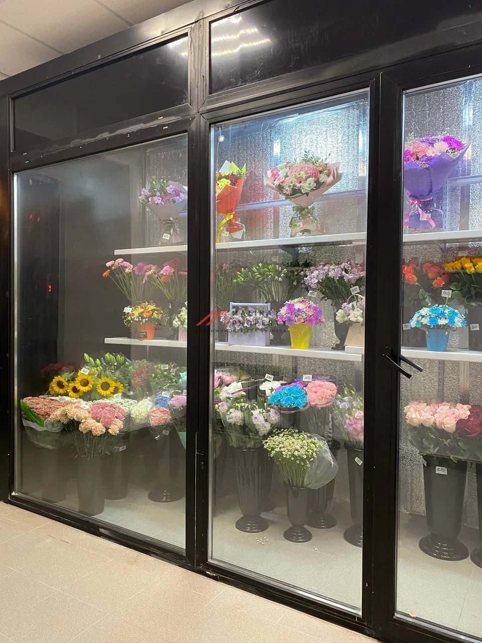 Продажа помещения с арендатором салон цветов