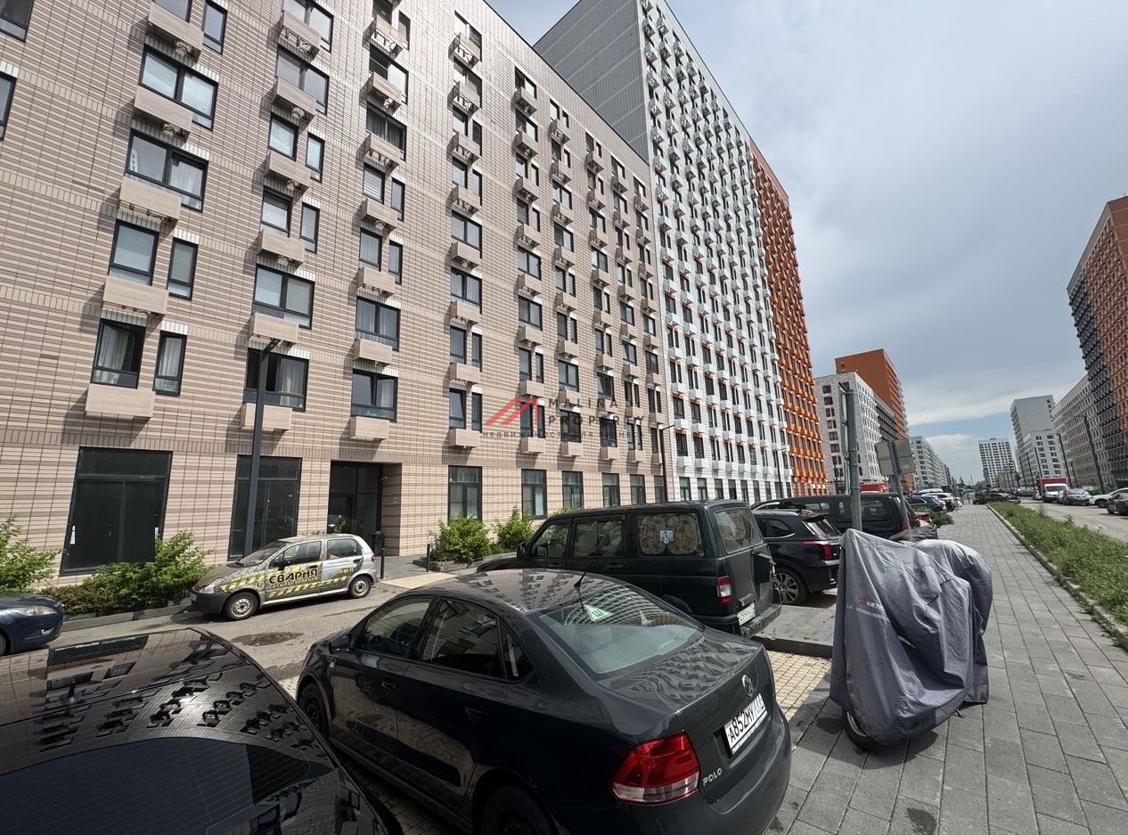 Продажа торгового помещения в ЖК "Бунинские луга" 