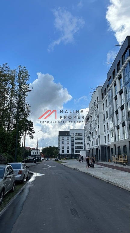 Продажа торгового помещения в жилом комплексе 8 Клёнов