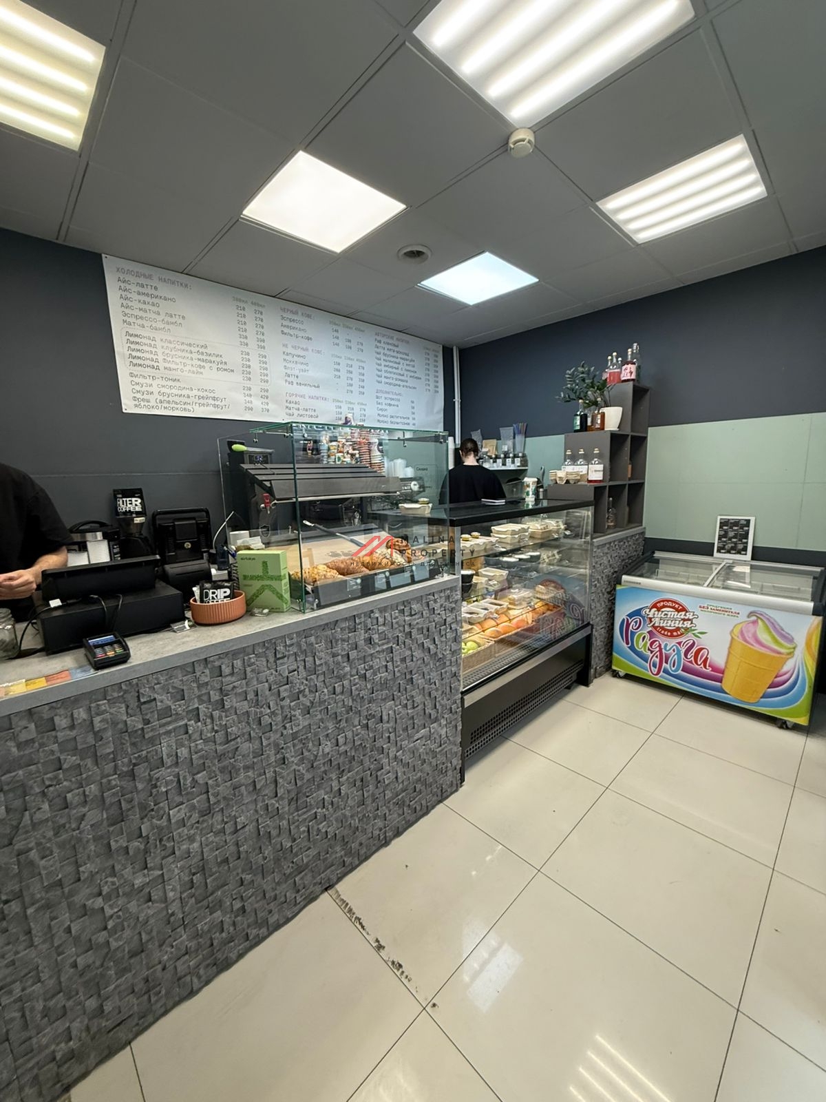 Продажа торгового помещения в БЦ "Омега Плаза"