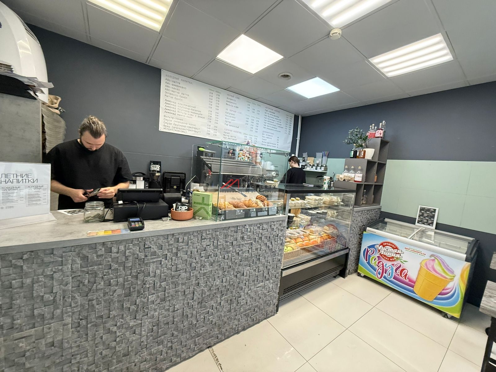 Продажа торгового помещения в БЦ "Омега Плаза"