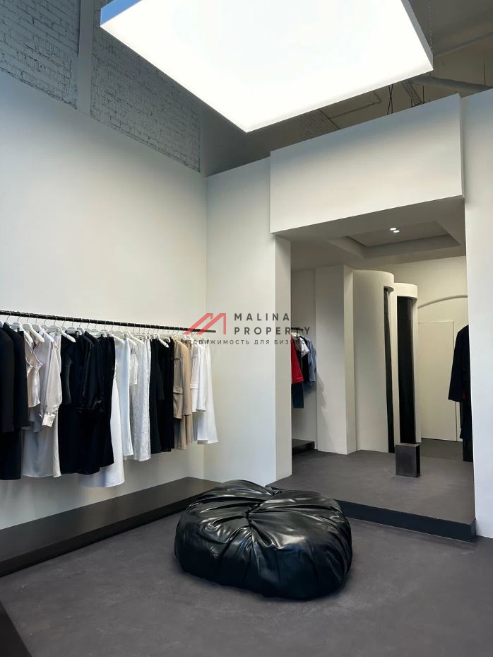 Продажа торгового помещения  на Менделеевской