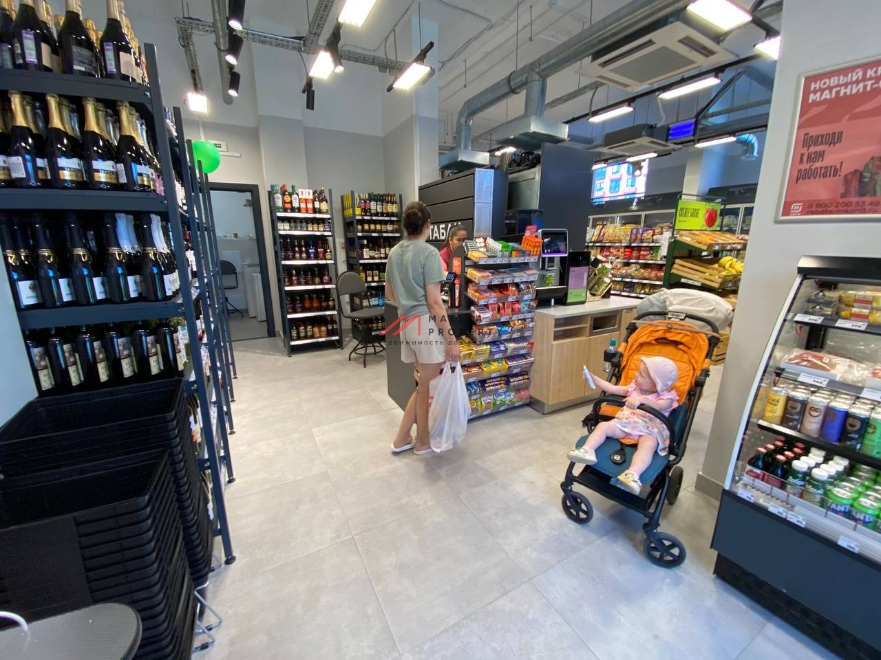 Продажа помещения с "Магнитом" на 1-й линии ЖК