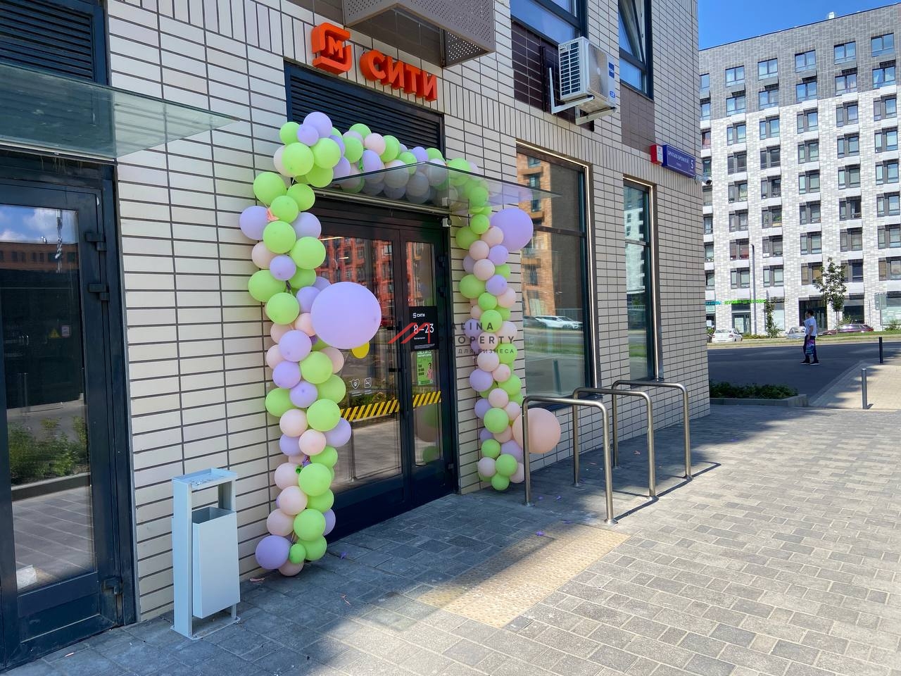 Продажа помещения с "Магнитом" на 1-й линии ЖК