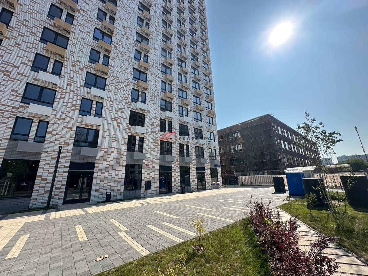 Продажа помещения в ЖК "Кольская 8" на 1-й линии