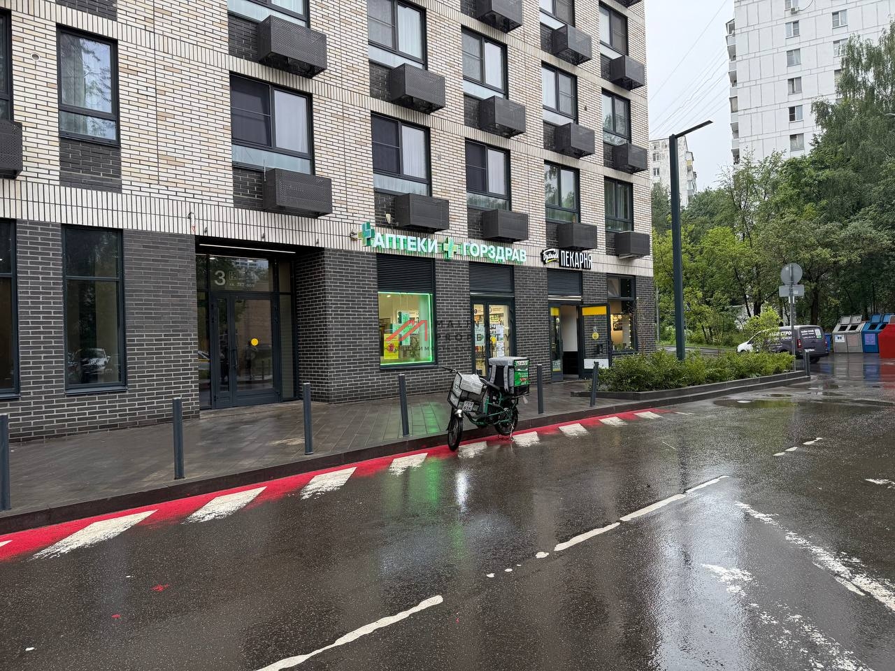 Продаж торгового помещения с аптекой Горздрав