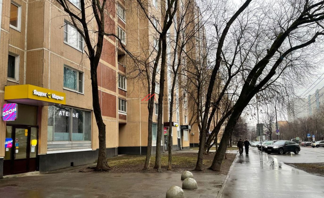 Продажа торгового помещения с арендаторами в Отрадном