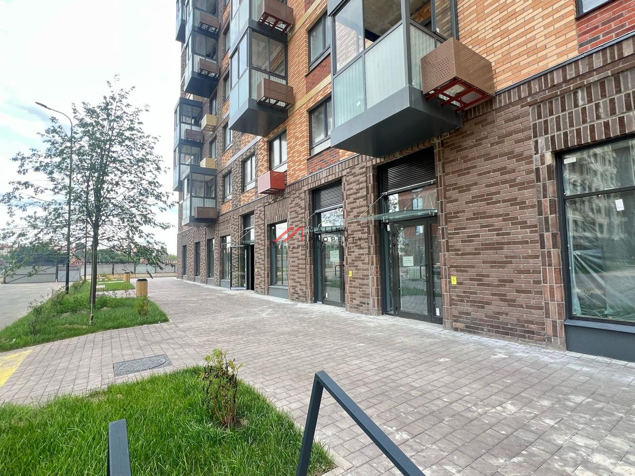 Продажа торгового помещения с магазином Магнит в ЖК "Алхимово"