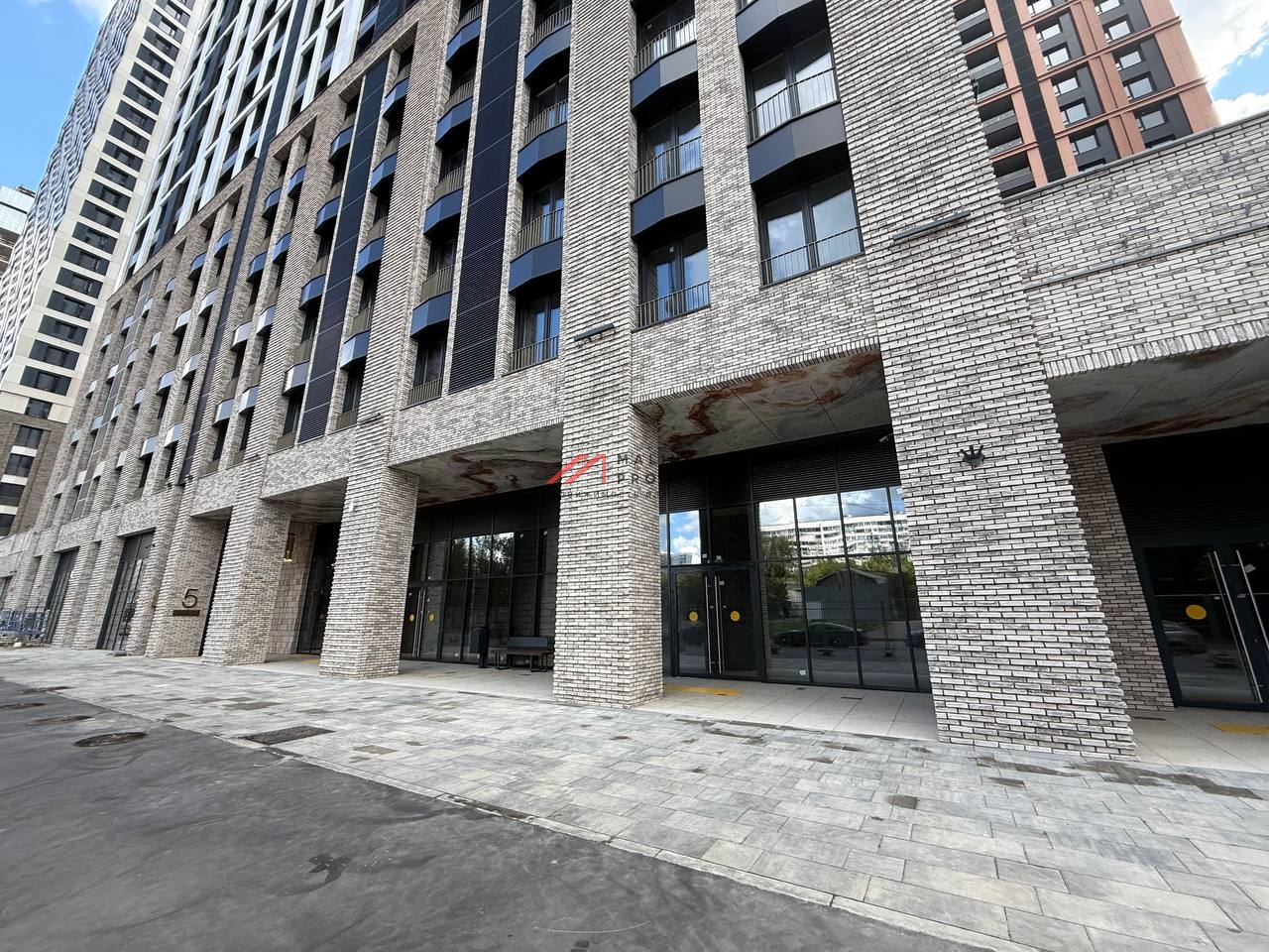 Продажа торгового помещения в ЖК "EVER" 