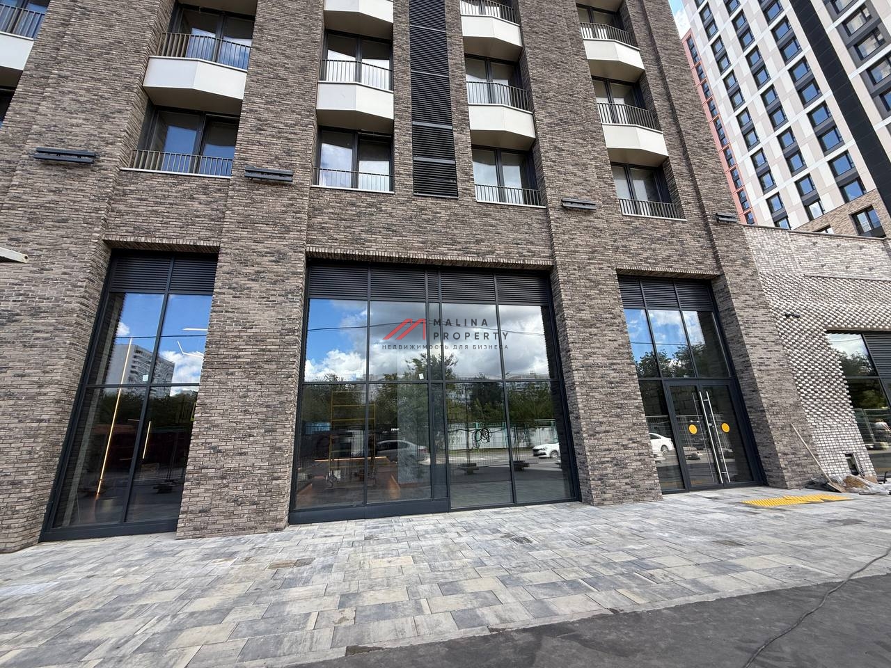 Продажа торгового помещения в ЖК "EVER". 1-я линия