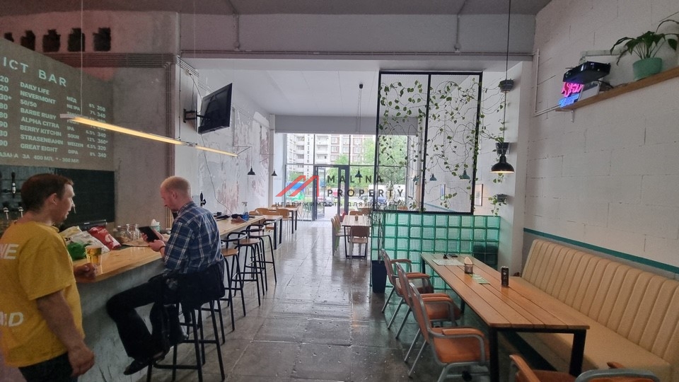 Продажа торгового помещения с арендатором пивной бар