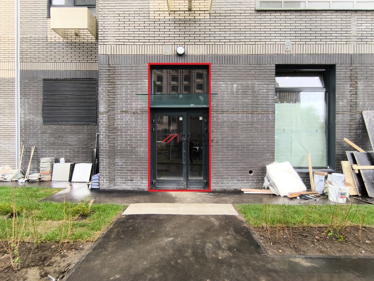 Продажа торгового помещения в новом доме