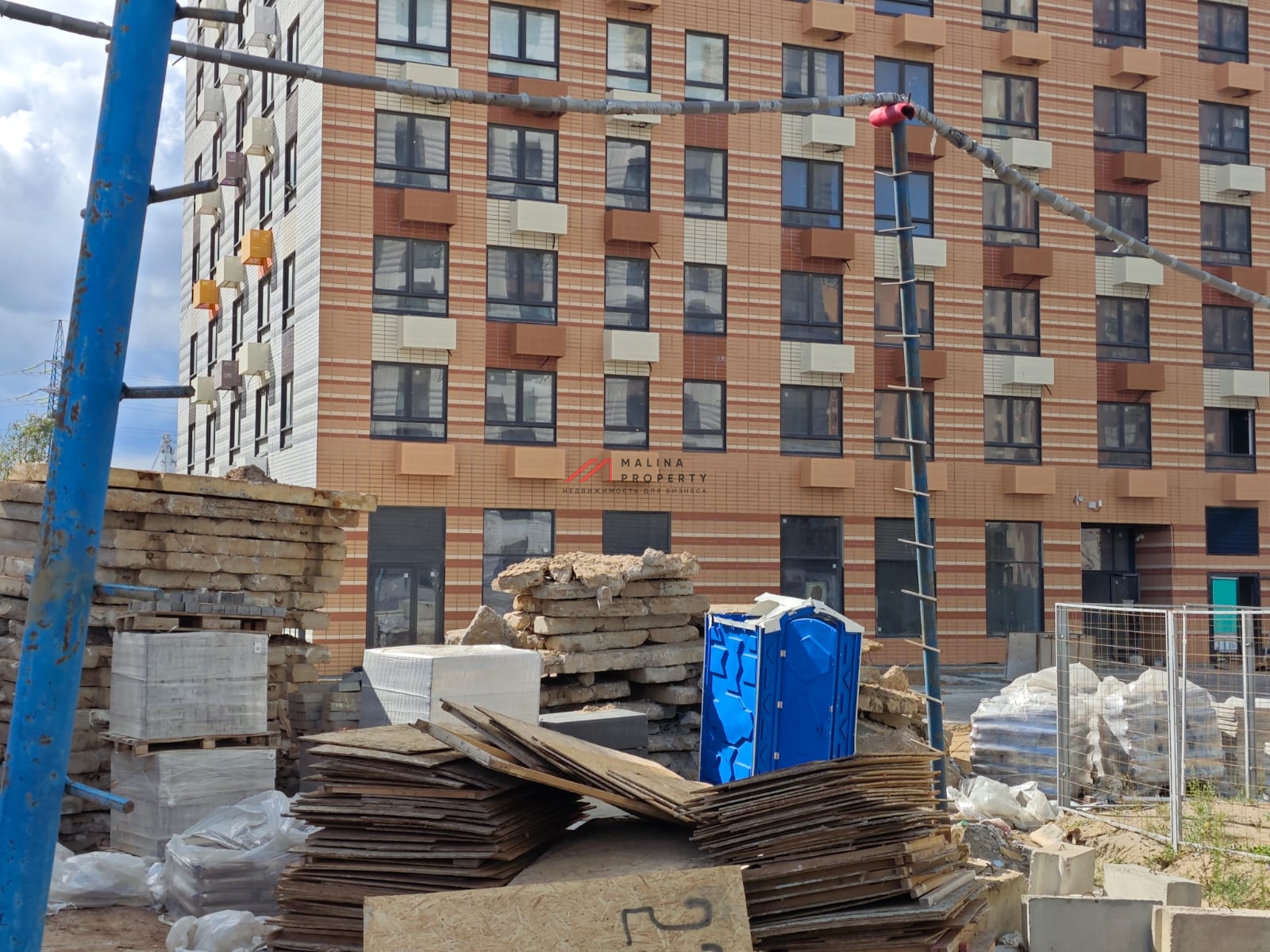 Продажа помещения с супермаркетом Магнит в ЖК "Амурский Парк"