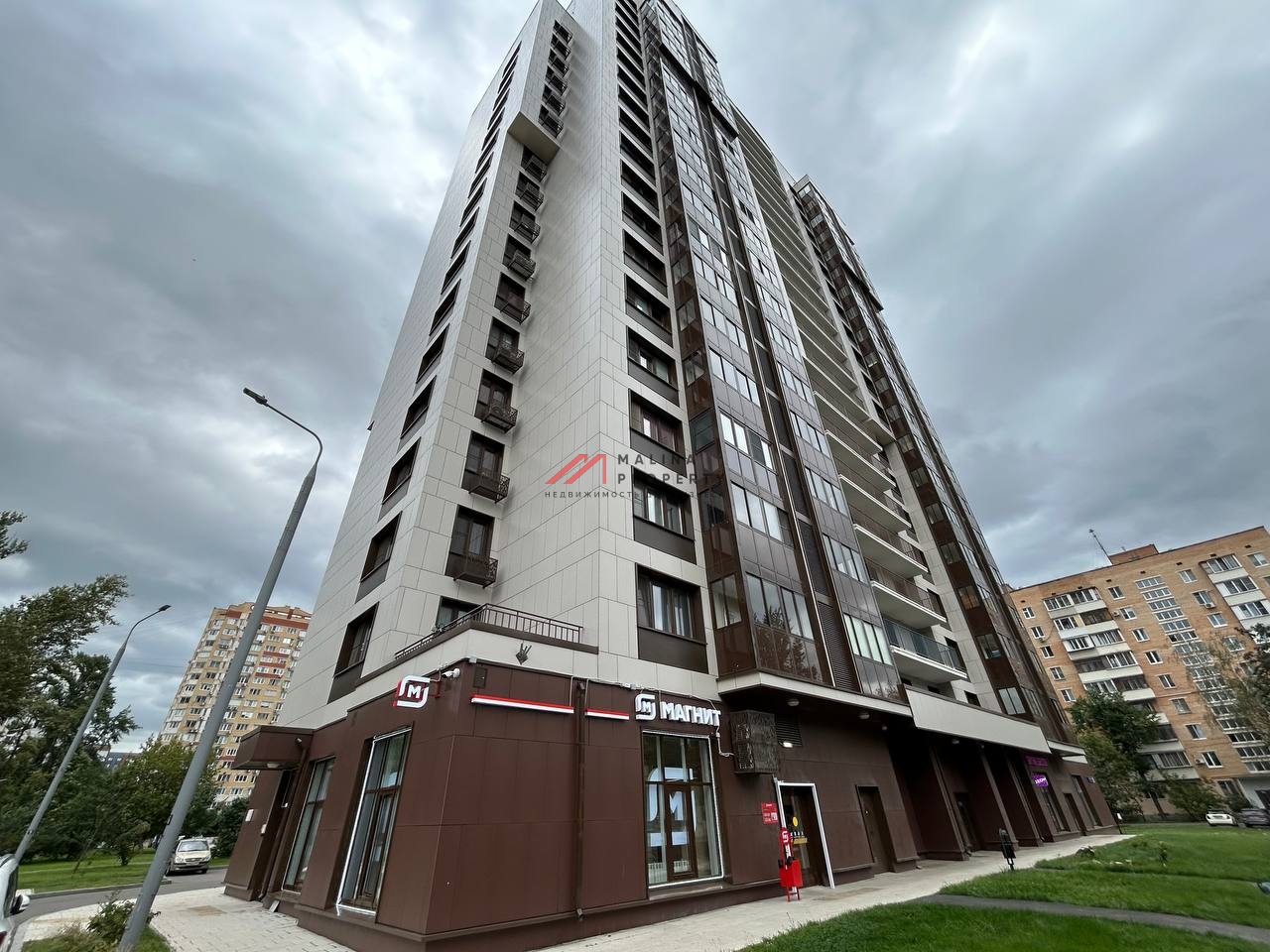 Продажа помещения с магазином Магнит в новом доме