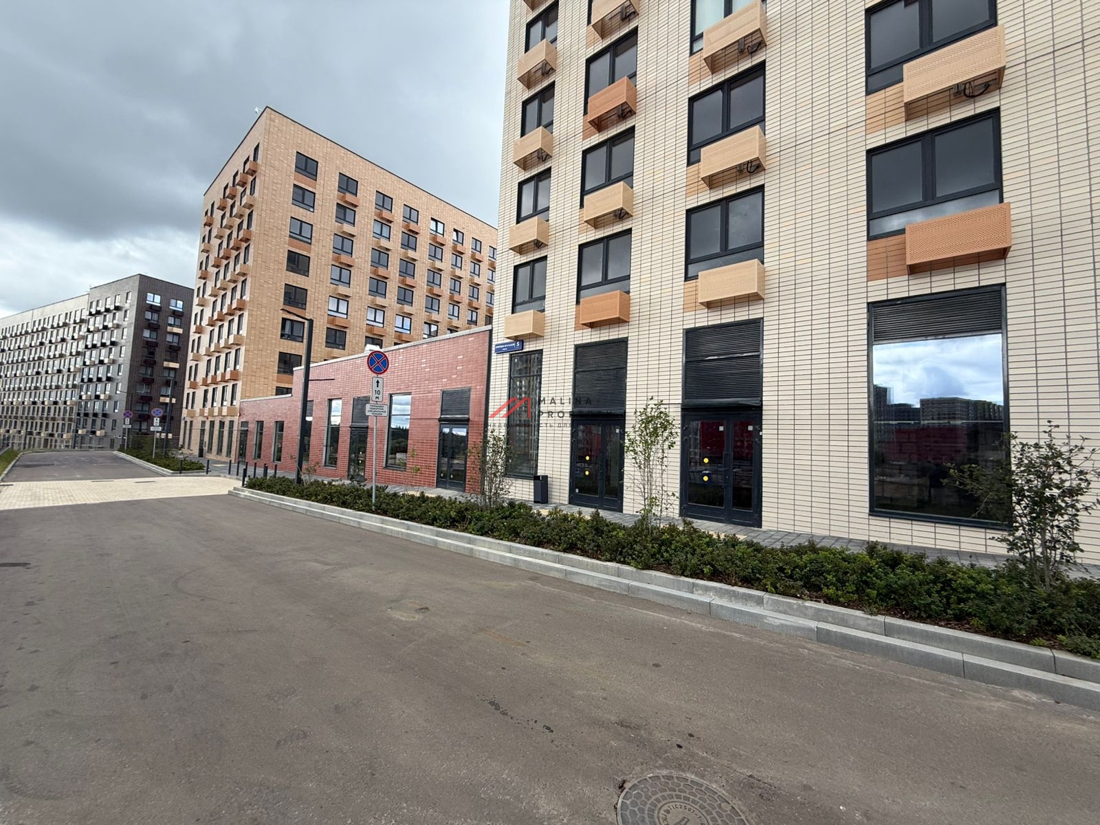 Продажа торгового помещения в ЖК "Середневский лес"