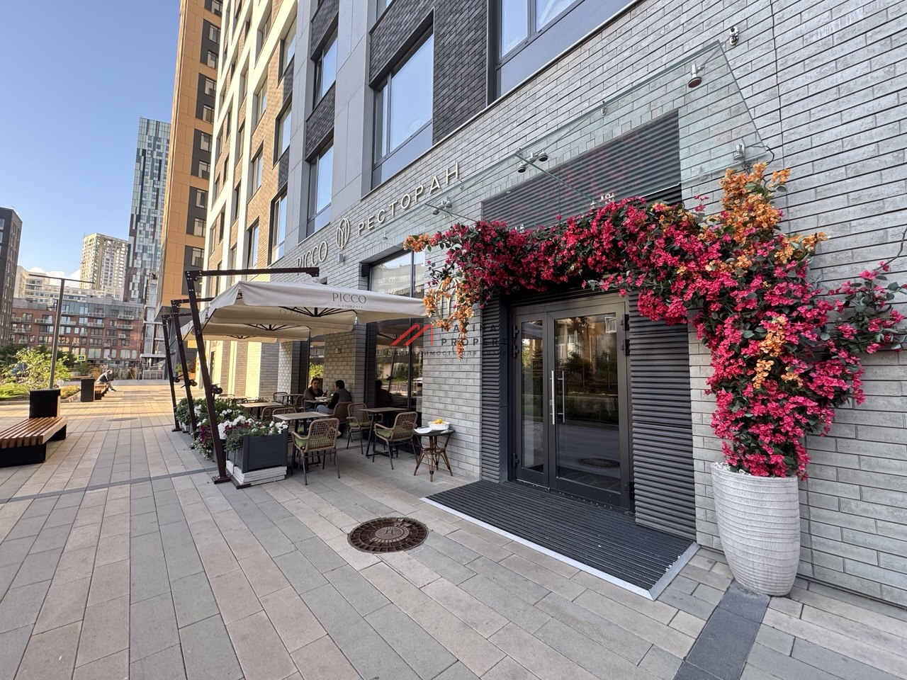 Продажа нежилого помещения в ЖК Хедлайнер