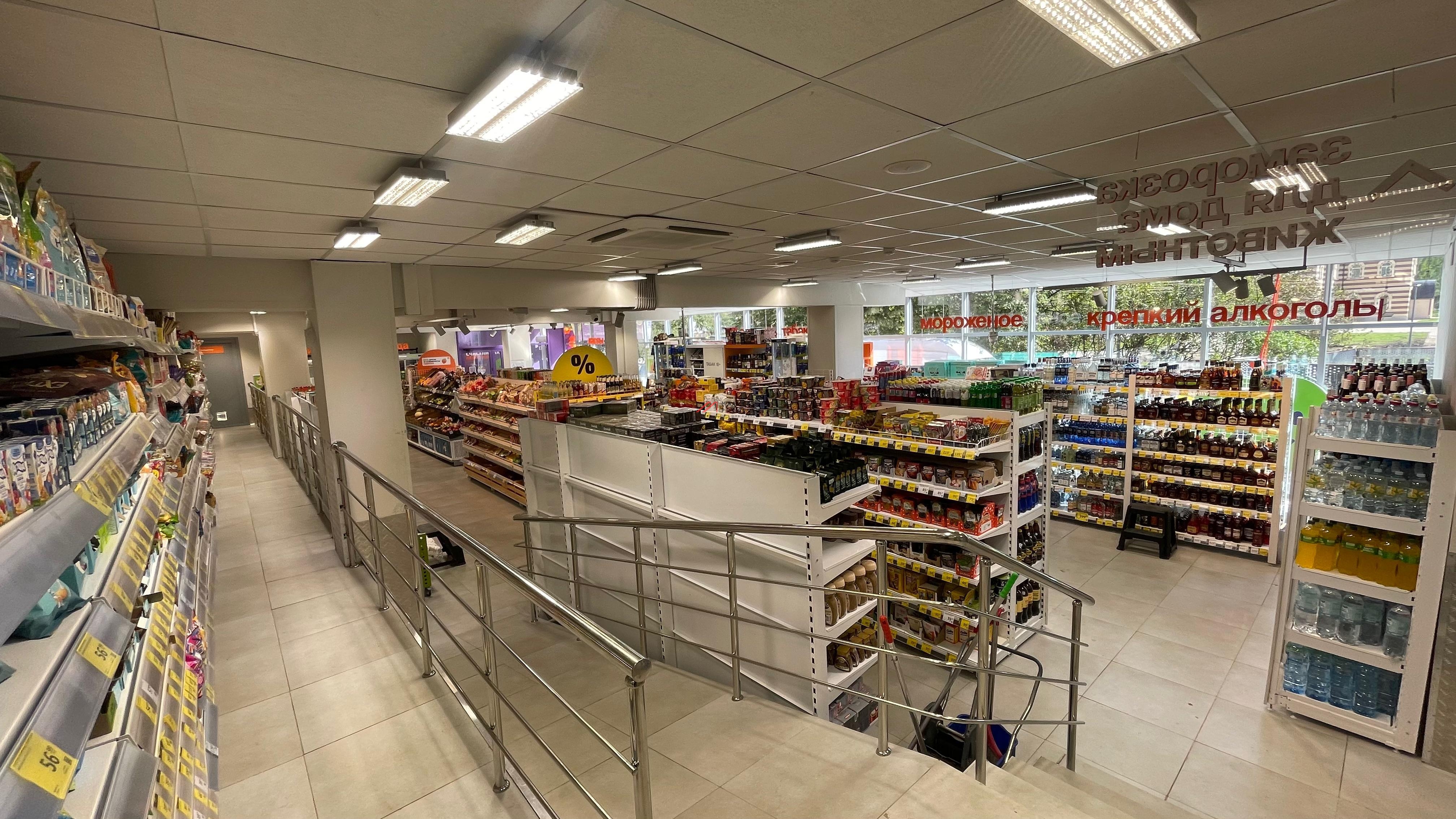 Продажа торгового помещения с арендатором "Дикси" 