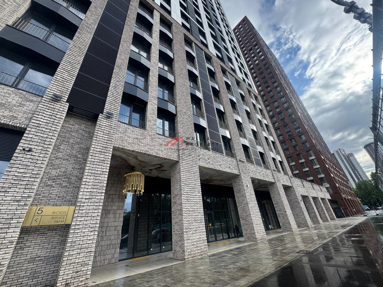 Аренда торгового помещения в ЖК "EVER". 1-я линия