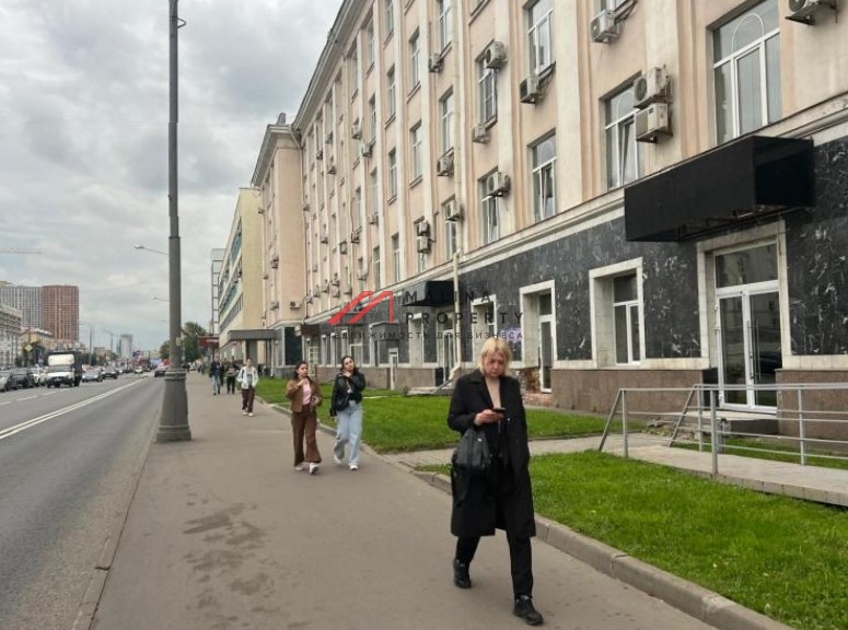 Аренда торгового помещения рядом с метро