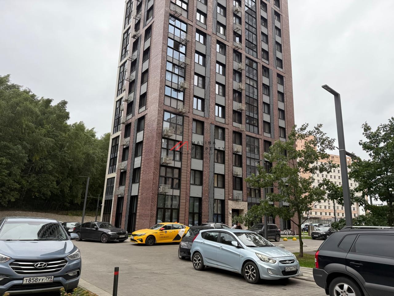 Продажа торгового помещения в ЖК Лесопарковая